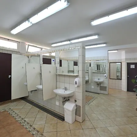 Caravans Zelena Laguna مكان تخييم بوريتش