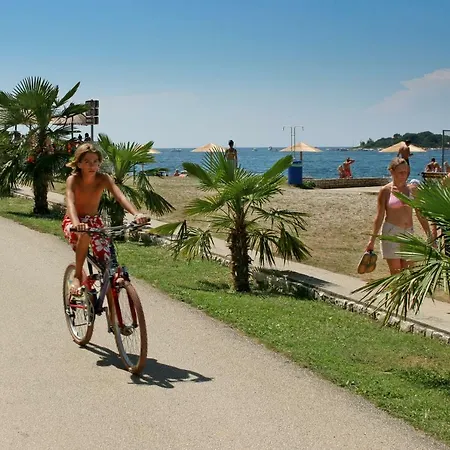 Caravans Zelena Laguna بوريتش