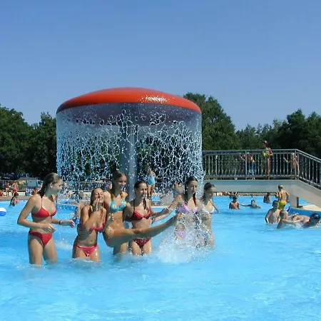 Caravans Zelena Laguna * بوريتش